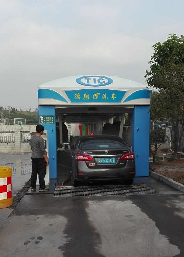 隧道式洗車機1