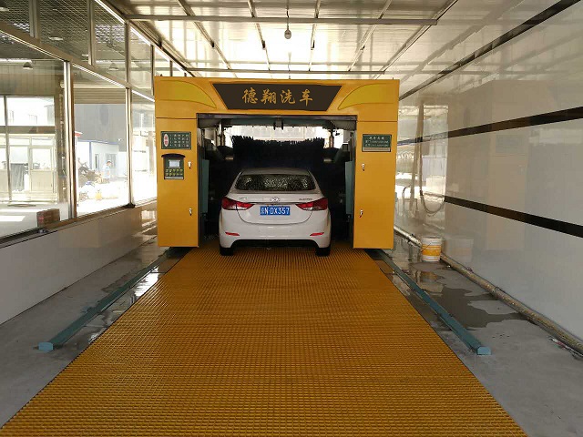 隧道式洗車(chē)機(jī)4